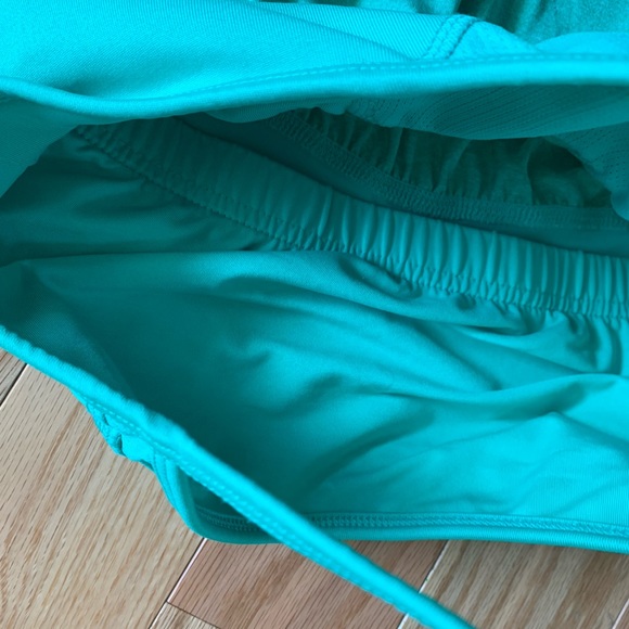 Green Athletic Top - Picture 3 of 4